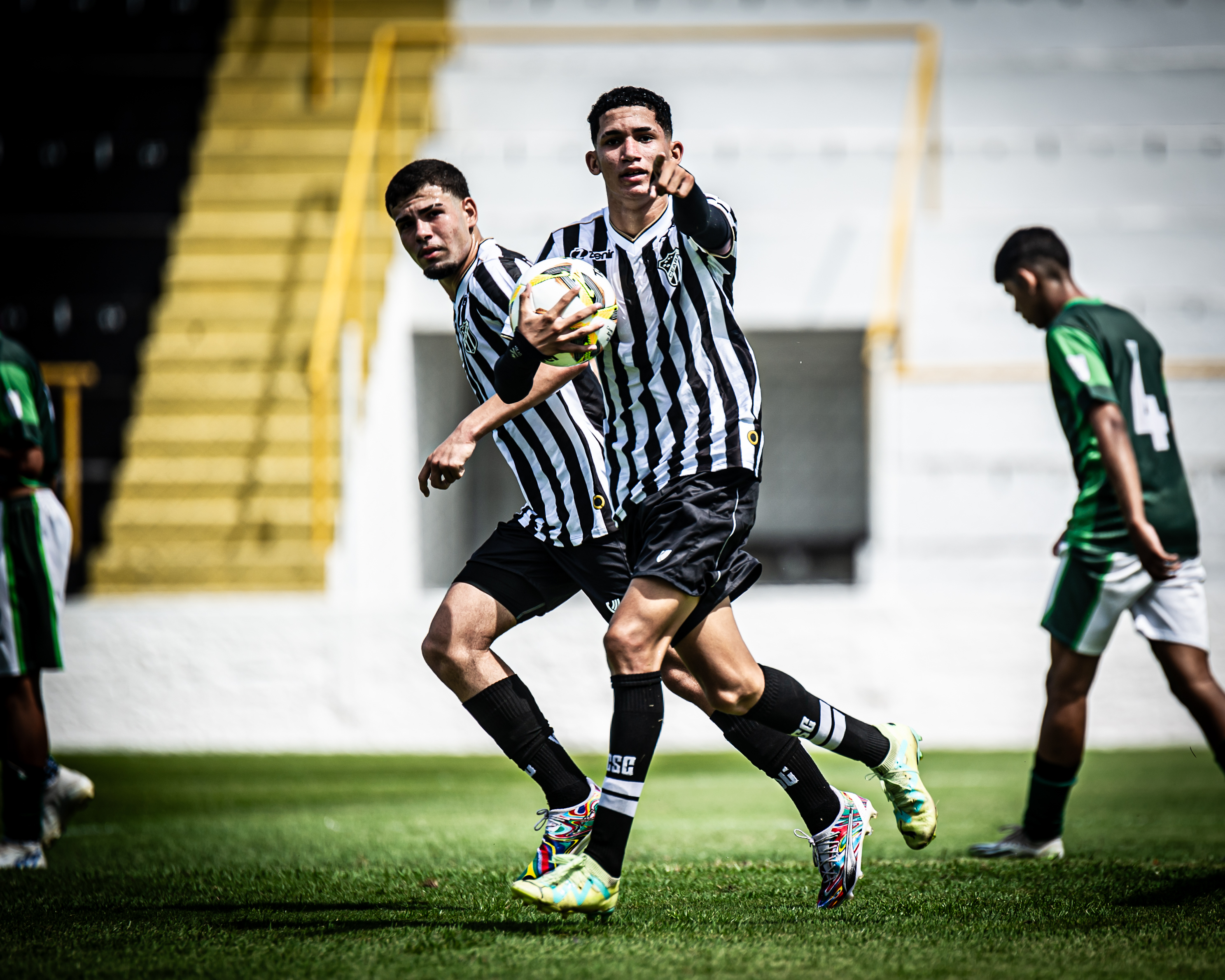 Sub-17: Ceará aplica 16 a 0 no Atlético/CE e assume a liderança do Campeonato Cearense