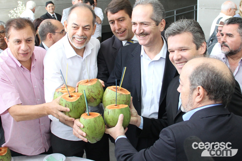 [23-04] Visitando obras no Castelão, Ministro Aldo Rebelo recebe camisa personalizada do Ceará - 3