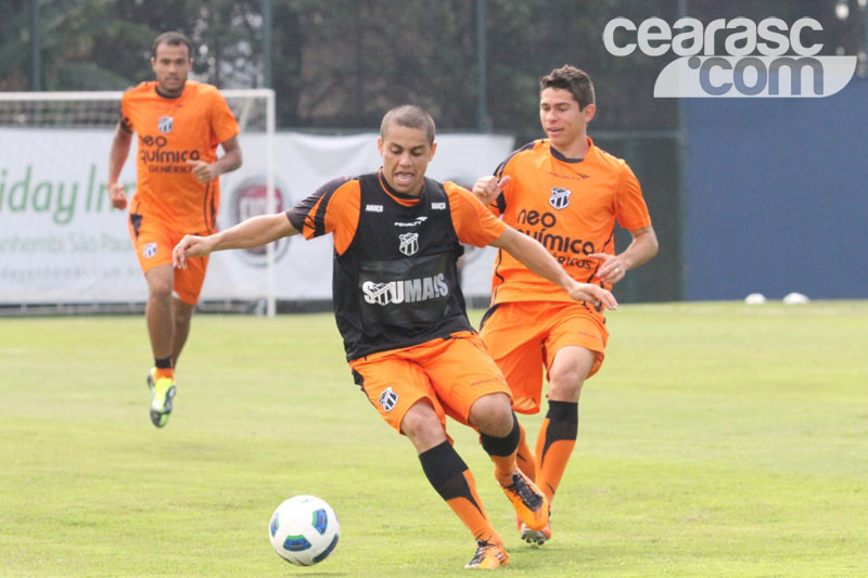 [06-08] Ceará treina em São Paulo - 16