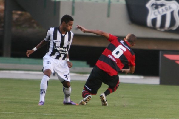 Ceará 1 x 0 Vitória - 23 de maio de 2010 às 16hs - Castelão - 1