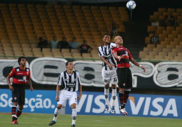 Ceará 1 x 0 Vitória - 23 de maio de 2010 às 16hs - Castelão - 4
