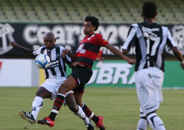 Ceará 1 x 0 Vitória - 23 de maio de 2010 às 16hs - Castelão - 7