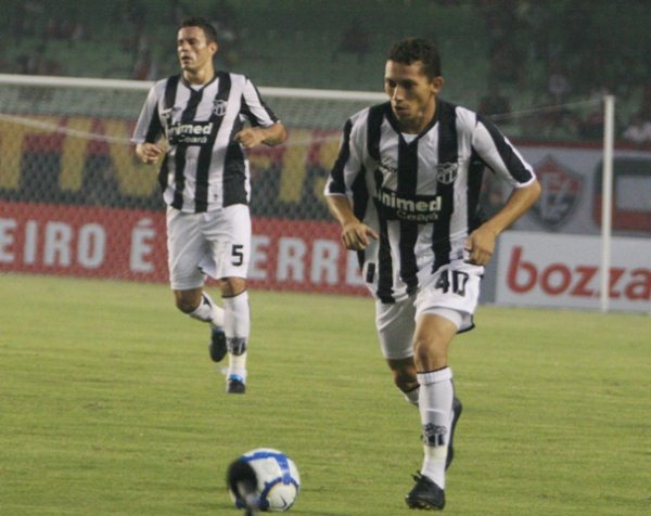 Ceará 1 x 0 Vitória - 23 de maio de 2010 às 16hs - Castelão - 14