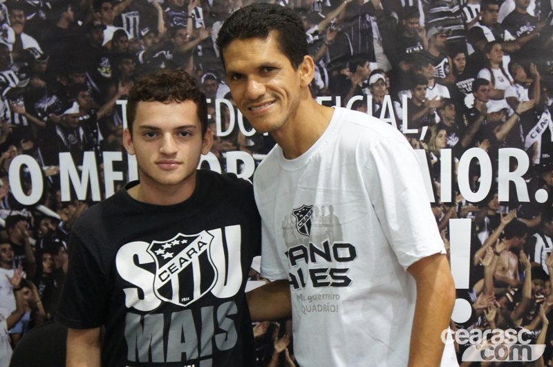 [15-09] Magno Alves recebe torcedores na Loja Oficial2 - 12