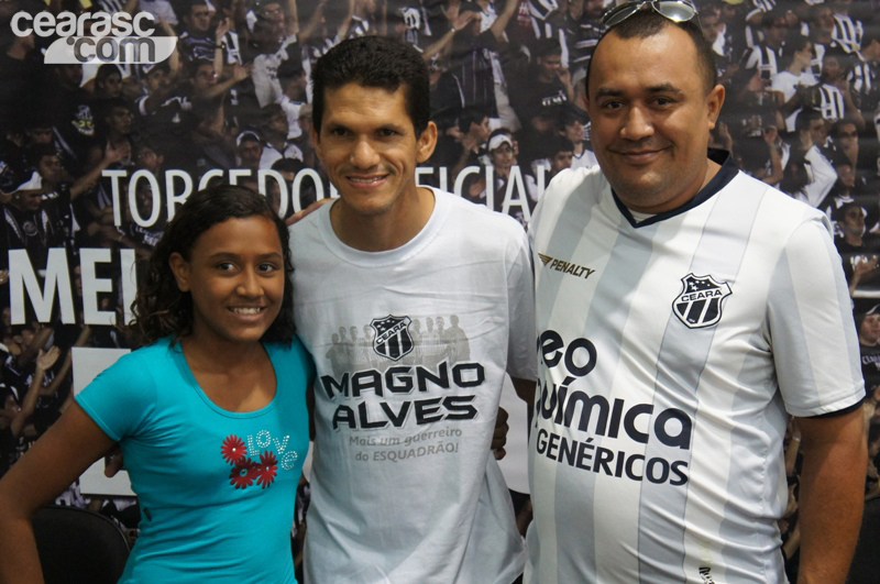 [15-09] Magno Alves recebe torcedores na Loja Oficial2 - 14