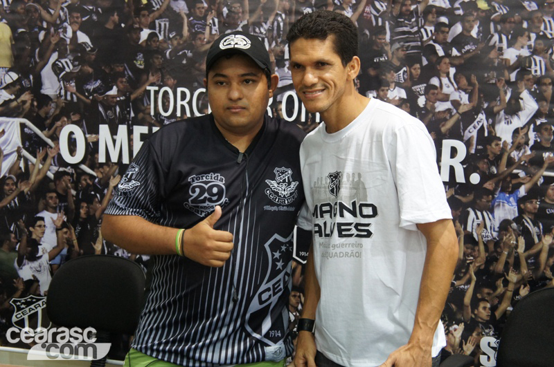 [15-09] Magno Alves recebe torcedores na Loja Oficial2 - 15