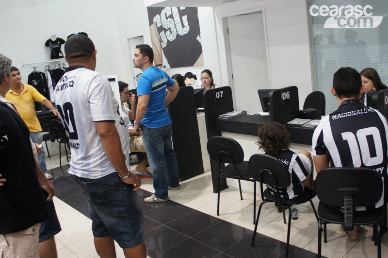[15-09] Magno Alves recebe torcedores na Loja Oficial - 14