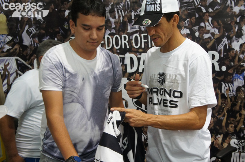 [15-09] Magno Alves recebe torcedores na Loja Oficial3 - 2