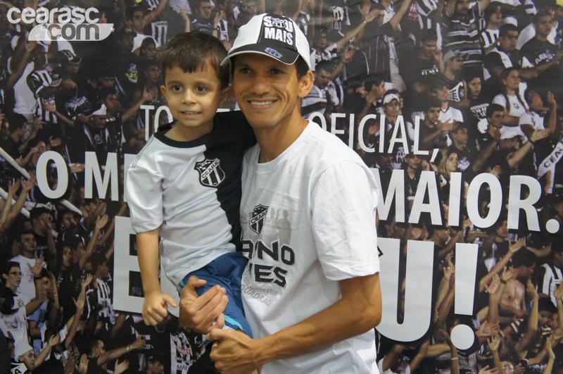 [15-09] Magno Alves recebe torcedores na Loja Oficial5 - 2