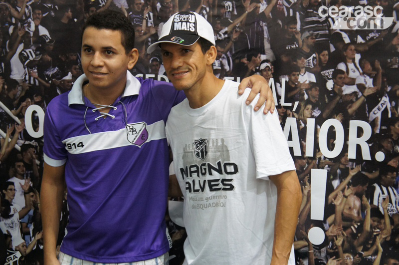 [15-09] Magno Alves recebe torcedores na Loja Oficial5 - 4