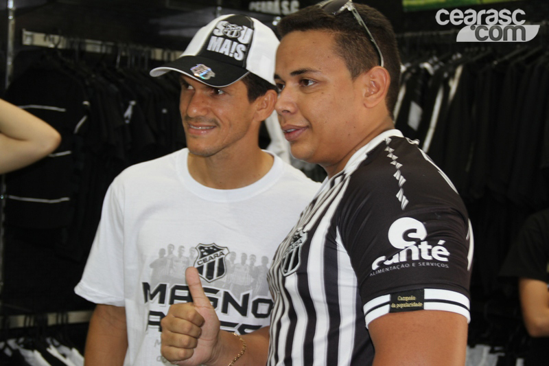[15-09] Magno Alves recebe torcedores na Loja Oficial2 - 33