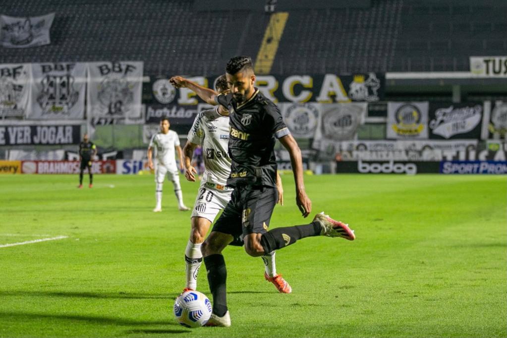 Brasileirão: Na Vila Belmiro, Ceará perde para o Santos por 3 a 1