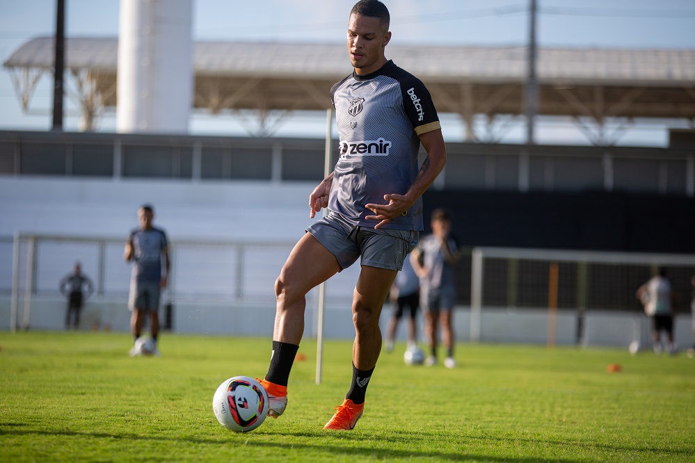 Ceará faz treino focado em troca de passes na pré-temporada