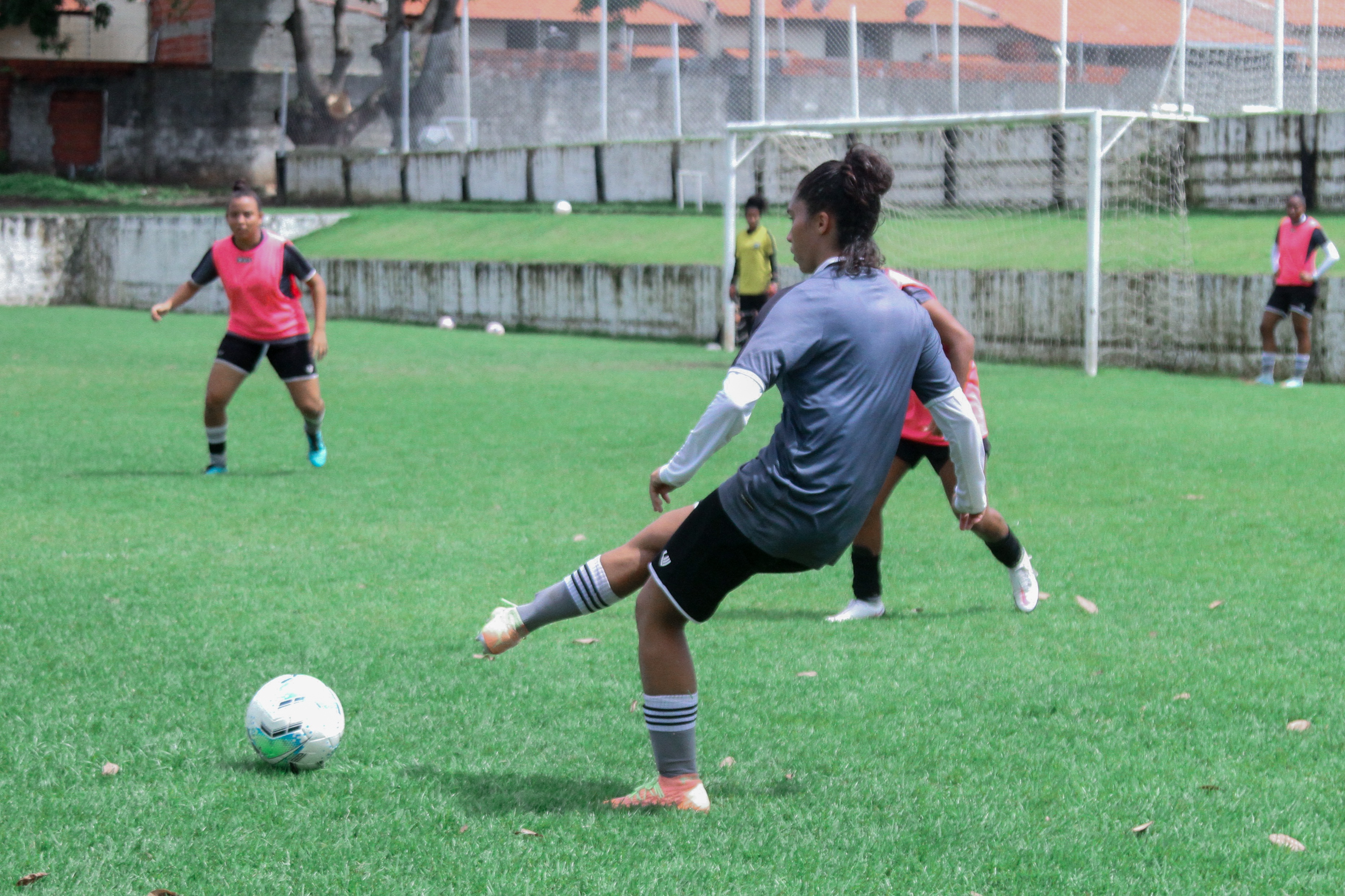 Fut. Feminino: Meninas do Vozão realizam penúltimo treino antes de embarcar para Brasília