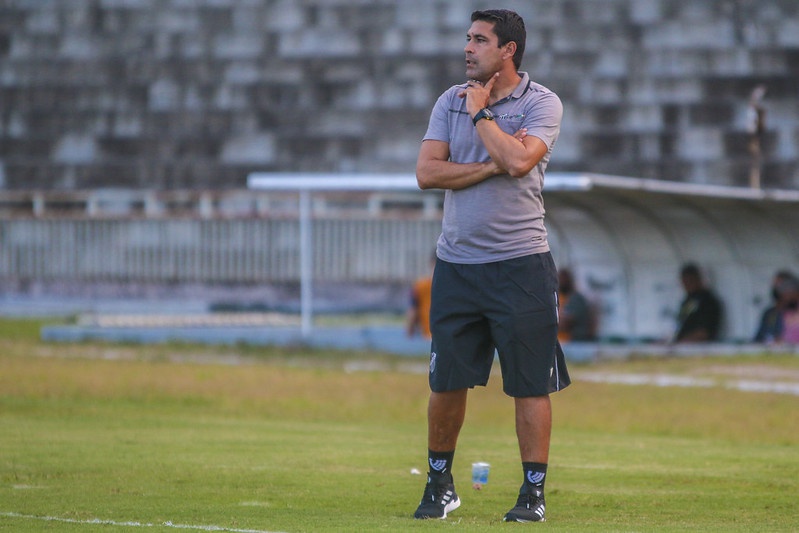 Fut. Feminino: Após estreia como treinador no profissional, Erivelton Viana comenta sobre trabalho feito
