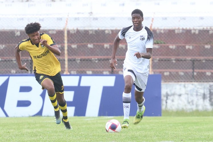 Conhe A A Trajet Ria Do Zagueiro Jonathan Alves Atleta Do Sub E Que