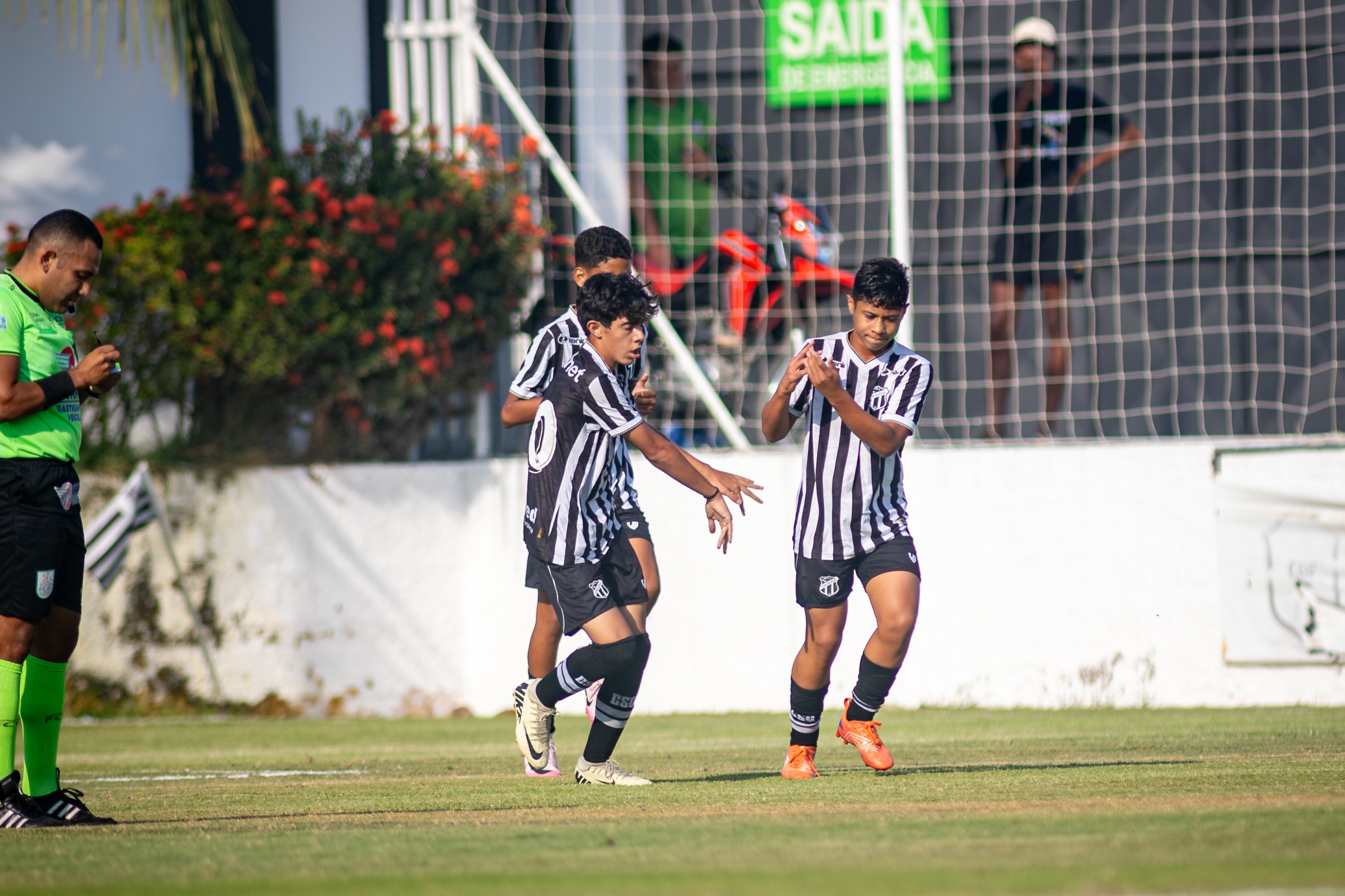 Sub-13: Ceará vence o Juazeiro por 2 a 0 e garante vaga nas semifinais do Campeonato Cearense