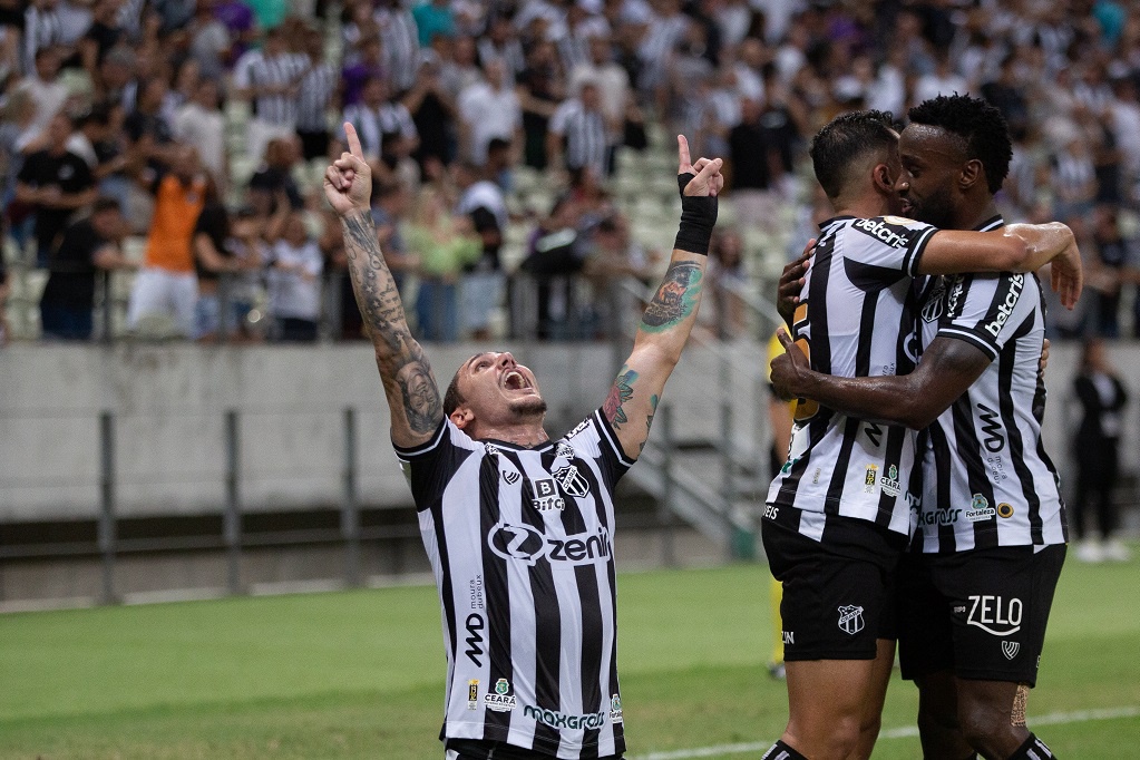 Série A: Em noite de golaços, Ceará vence o Corinthians por 3x1