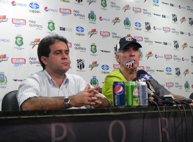 Mário Sérgio é apresentado ao grupo e à imprensa