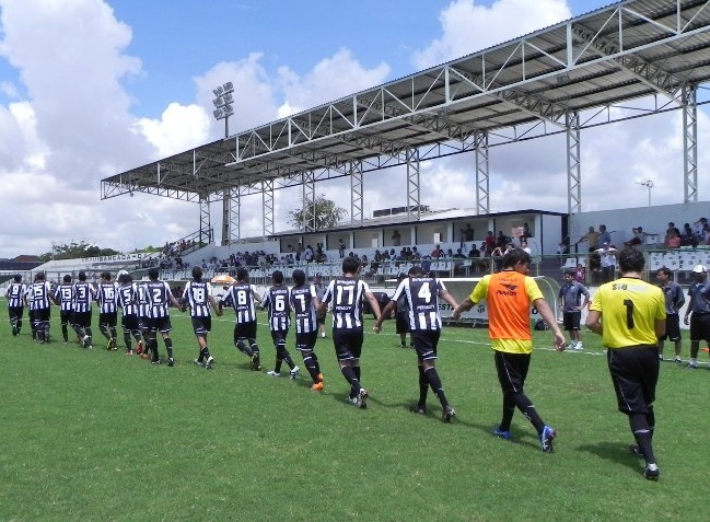 Sérgio Alves comanda preparação da equipe Sub-17