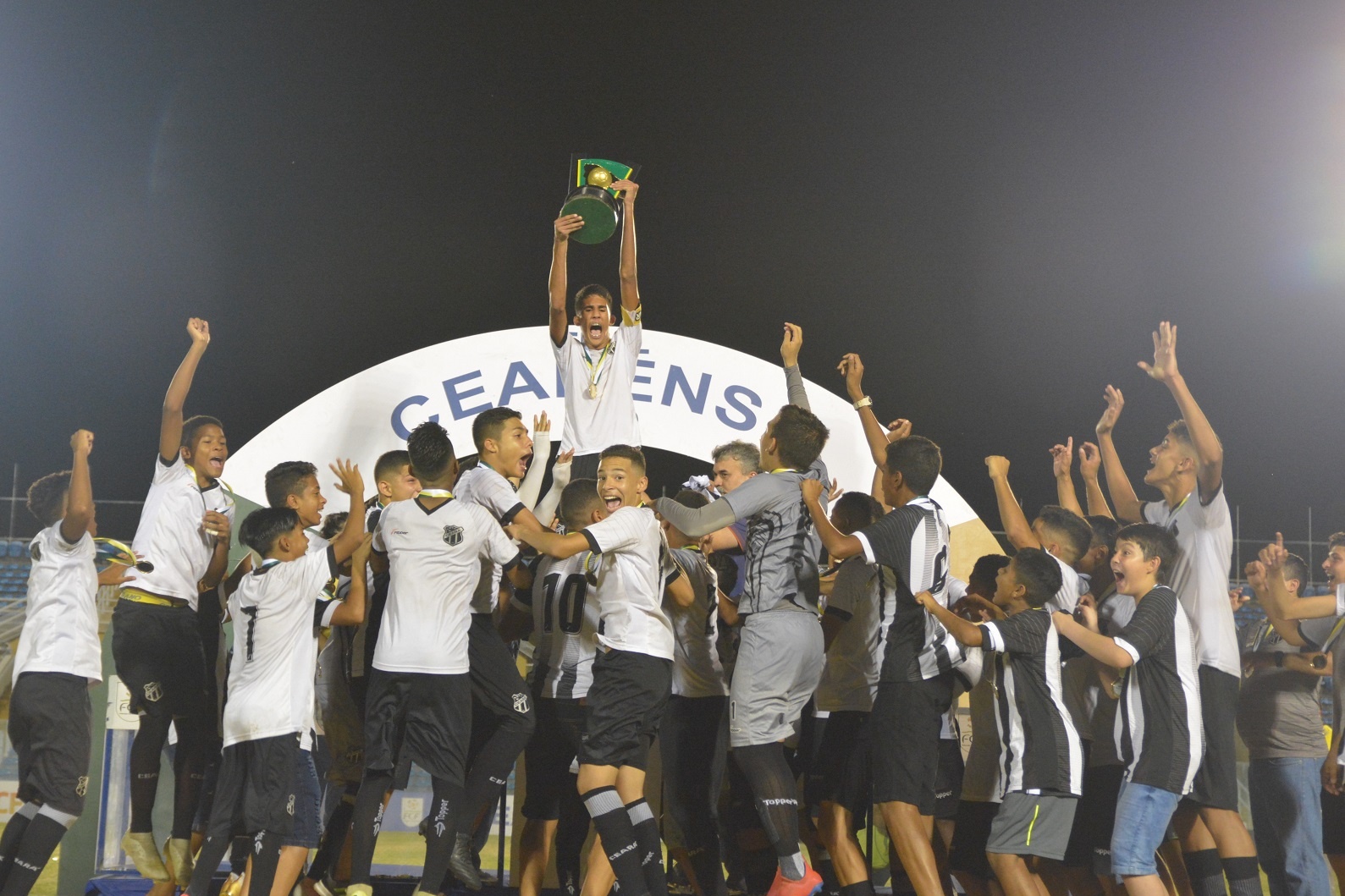 Sub-13: Em final emocionante, Ceará vence Fortaleza e conquista o Campeonato Cearense