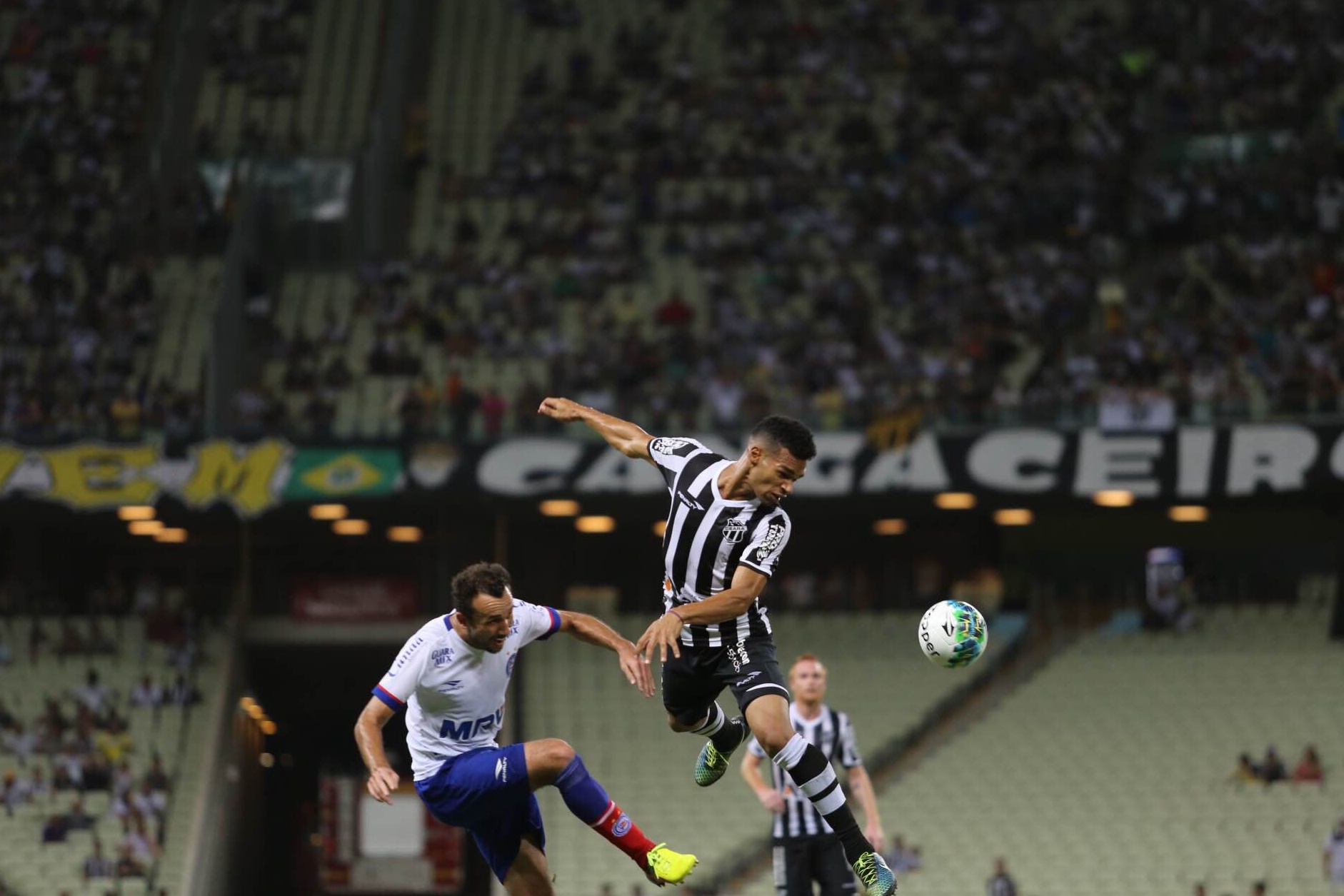 Com gol de Rafael Costa Vozão vence o Bahia e chega ao sexto jogo sem derrota