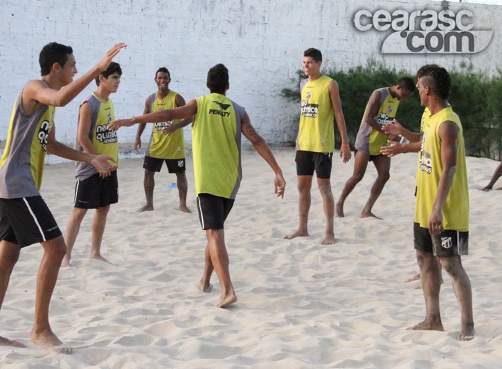 Sub-18 e Sub-20 treinam na Praia de Iracema