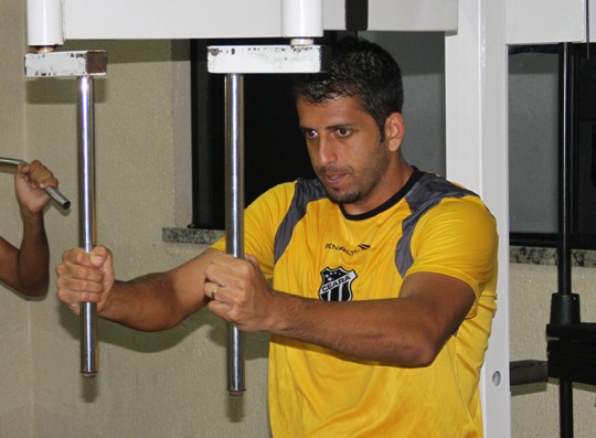 Por conta das fortes chuvas, Ceará realiza treino na academia