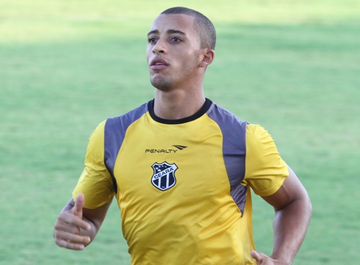 Liberado pelo DM, Vitor Hugo inicia treinos físicos