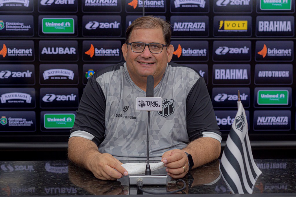 Em coletiva pós-jogo, Guto Ferreira exalta estrutura do estádio Vovozão