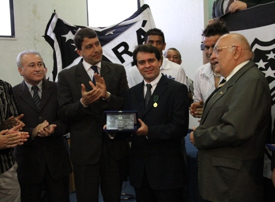 Ceará foi homenageado na Câmara Municipal e Evandro Leitão recebeu Medalha Ayrton Senna