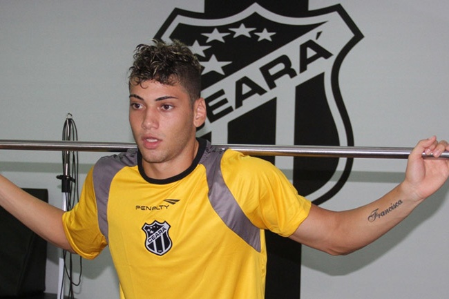 Empolgado, Luiz Henrique espera mostrar bom futebol em 2013