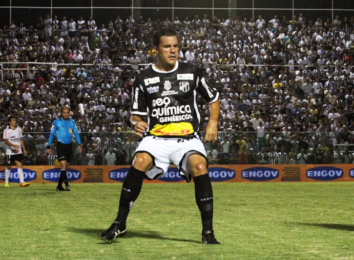 Contra o Cruzeiro, Michel esquece empolgação e aposta no trabalho