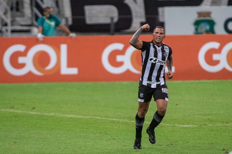 Com gol de Jael, Ceará vence a Chapecoense na Arena Castelão