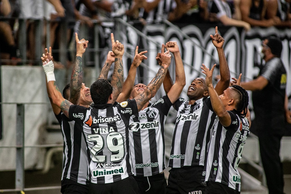 Série A: Com gols de Vina e Yony, Ceará bate o Corinthians por 2x1