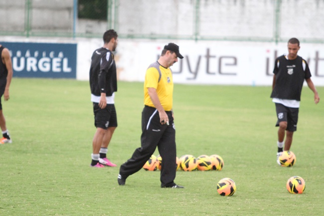 Leandro Campos encerrou a preparação com treino tático
