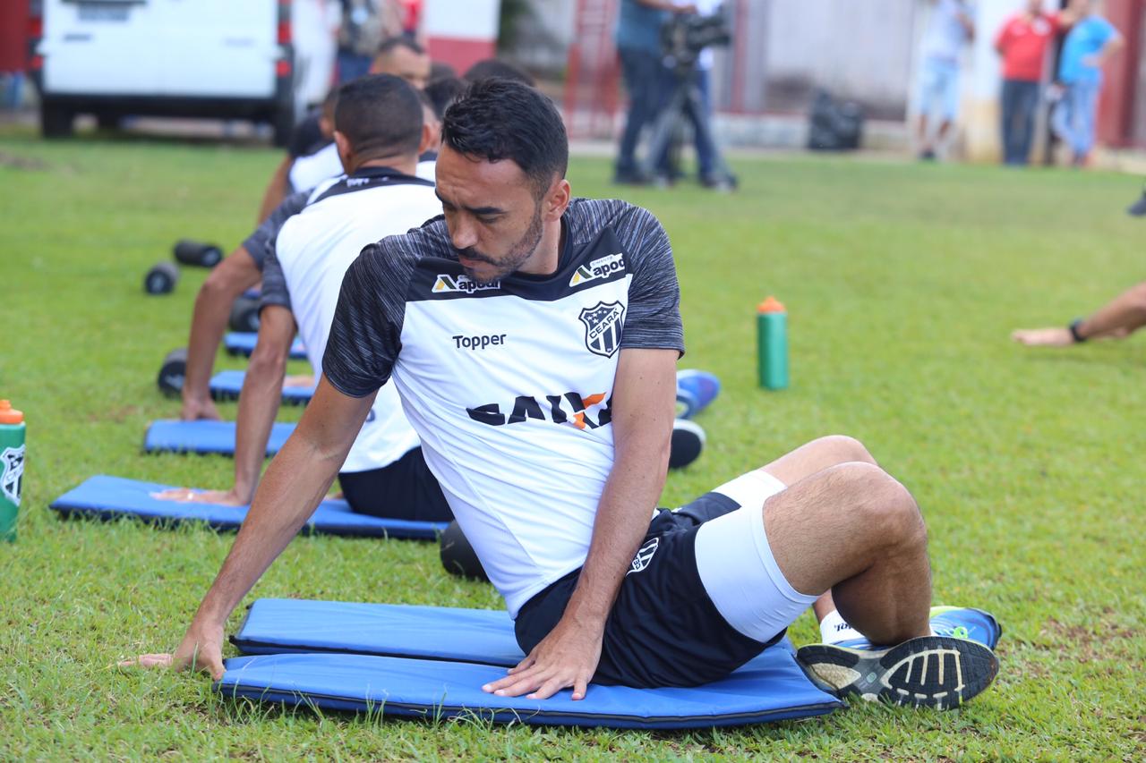 Ceará treina em São Paulo e embarca para BH, onde enfrenta o Cruzeiro
