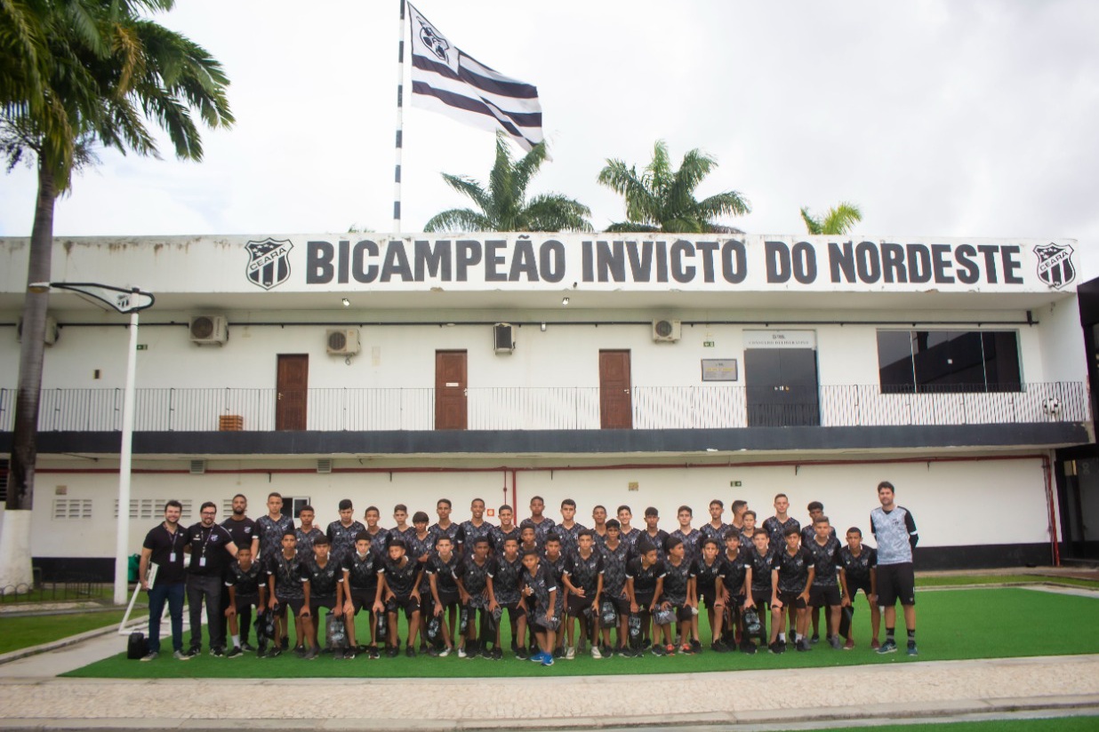 Base: Categoria Sub-14 do Ceará realiza visita ao Centro Cultural em Porangabuçu