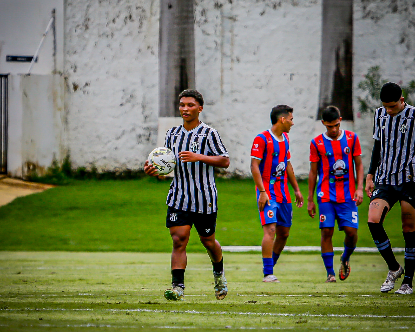 Sub-17: Em manhã inspirada, Ceará aplica 9 a 0 no Tiradentes/CE pelo Campeonato Cearense
