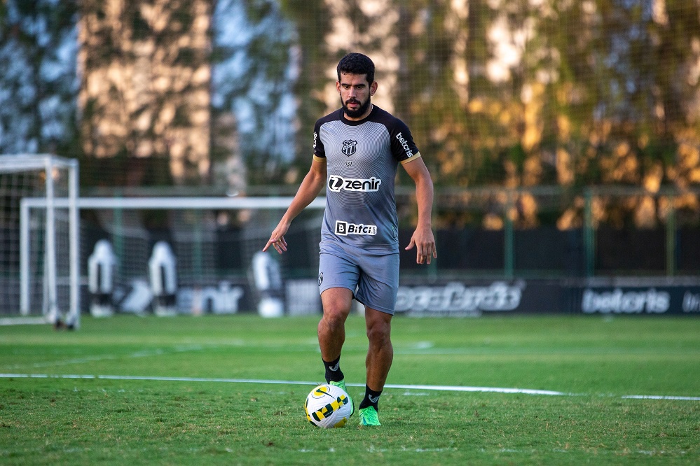 Em Porangabuçu, Ceará faz penúltimo treino visando o jogo contra o Athletico