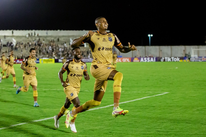 Cléber marca e Ceará fecha a primeira fase da Copa do Nordeste com vitória diante do Campinense/PB