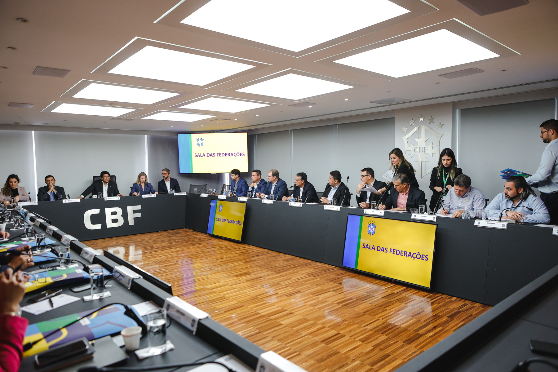Presidentes de clubes da Série B e da CBF se reúnem no Rio de Janeiro