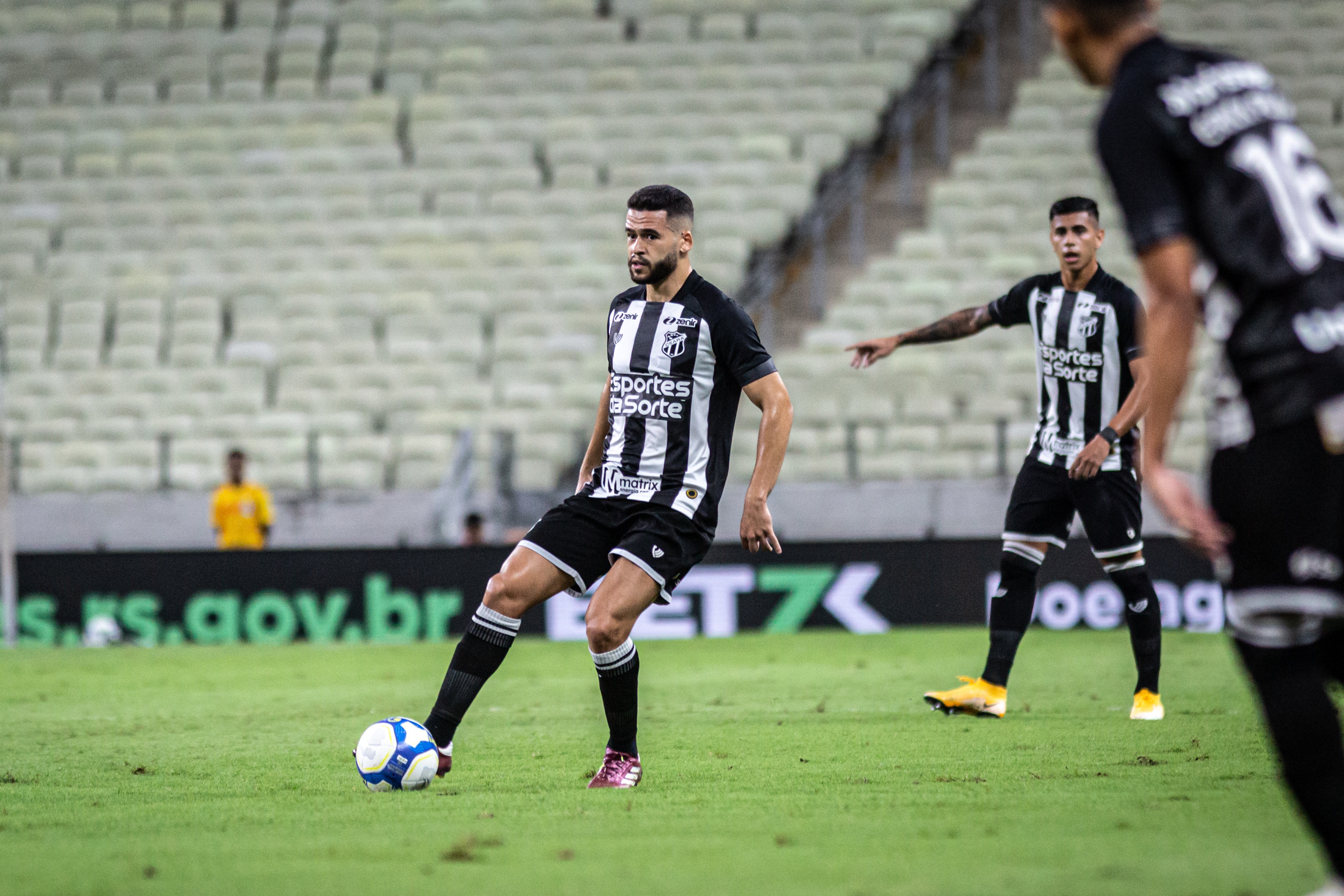Na Arena Castelão, Ceará recebe o Botafogo/SP pela décima sétima rodada do Campeonato Brasileiro