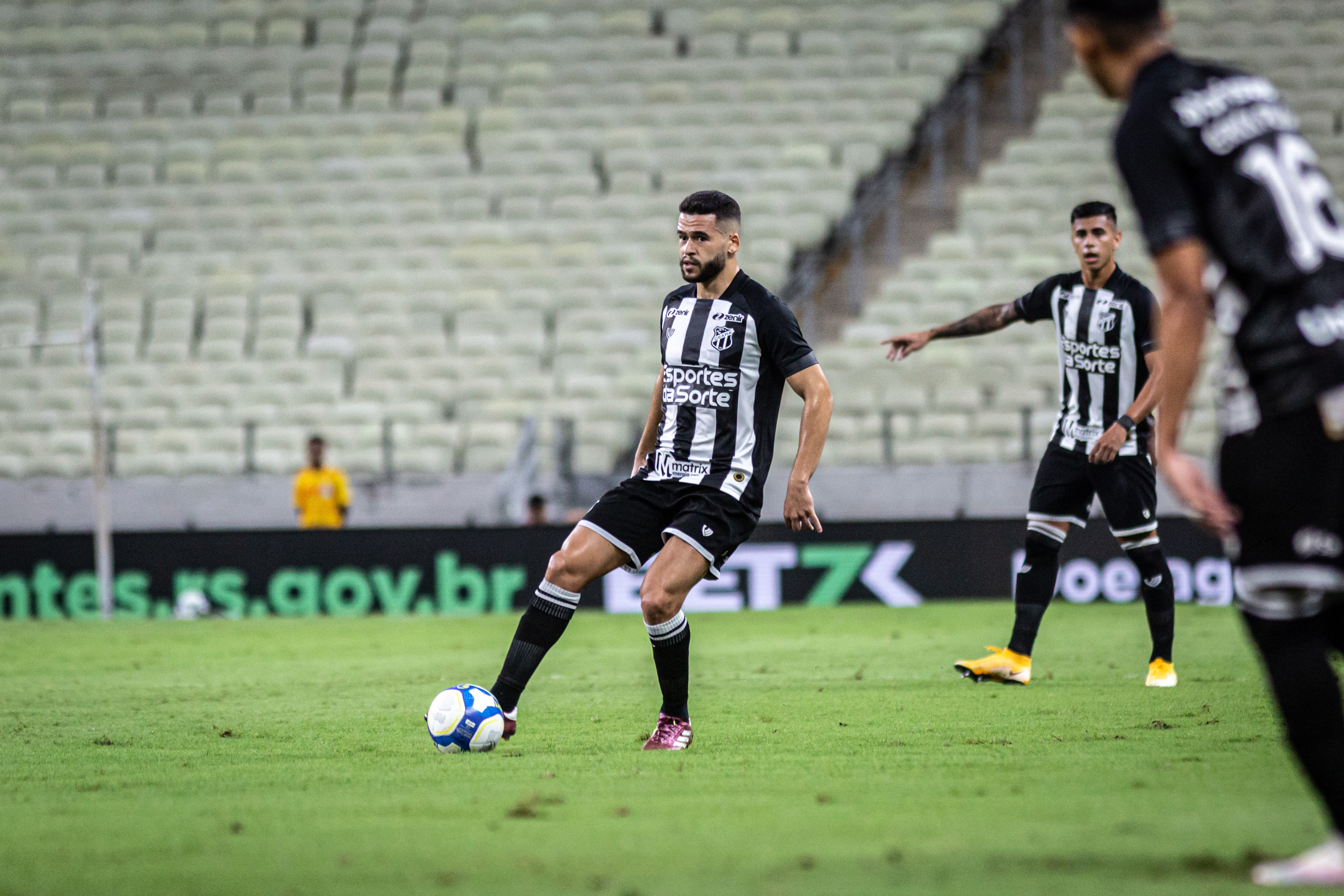 Na Arena Castelão, Ceará recebe o Botafogo/SP pela décima sétima rodada do Campeonato Brasileiro