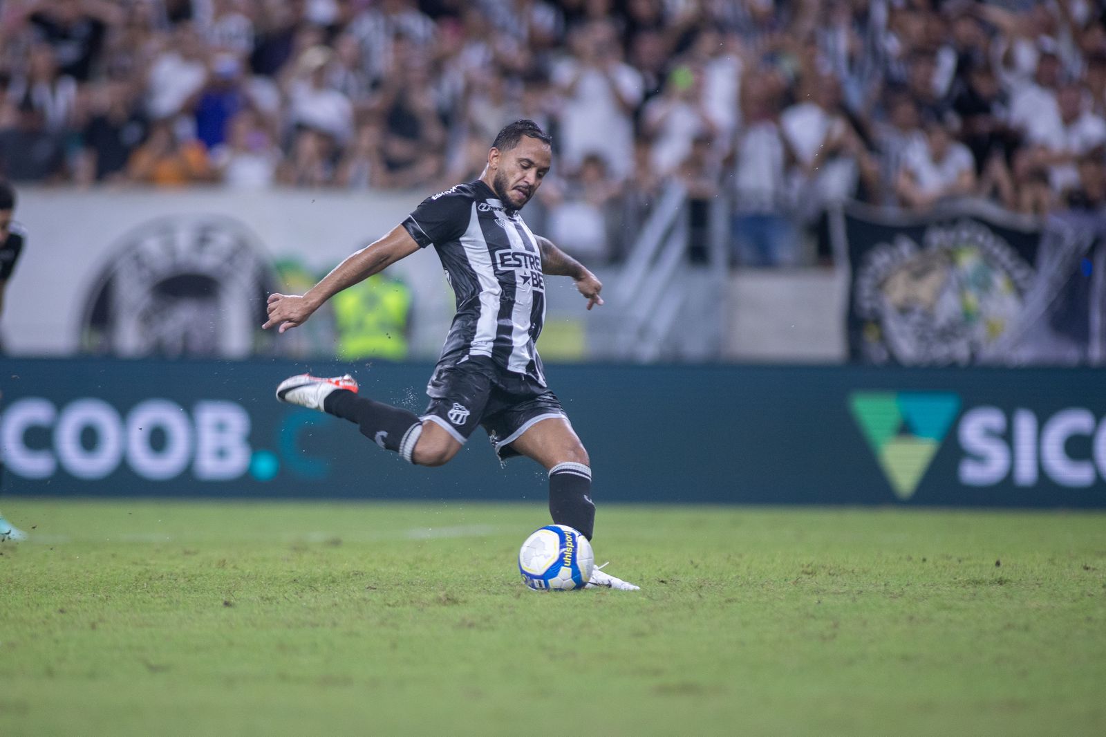 Camp. Brasileiro: Na estreia da Série B, Ceará empata em 1x1 com o Goiás