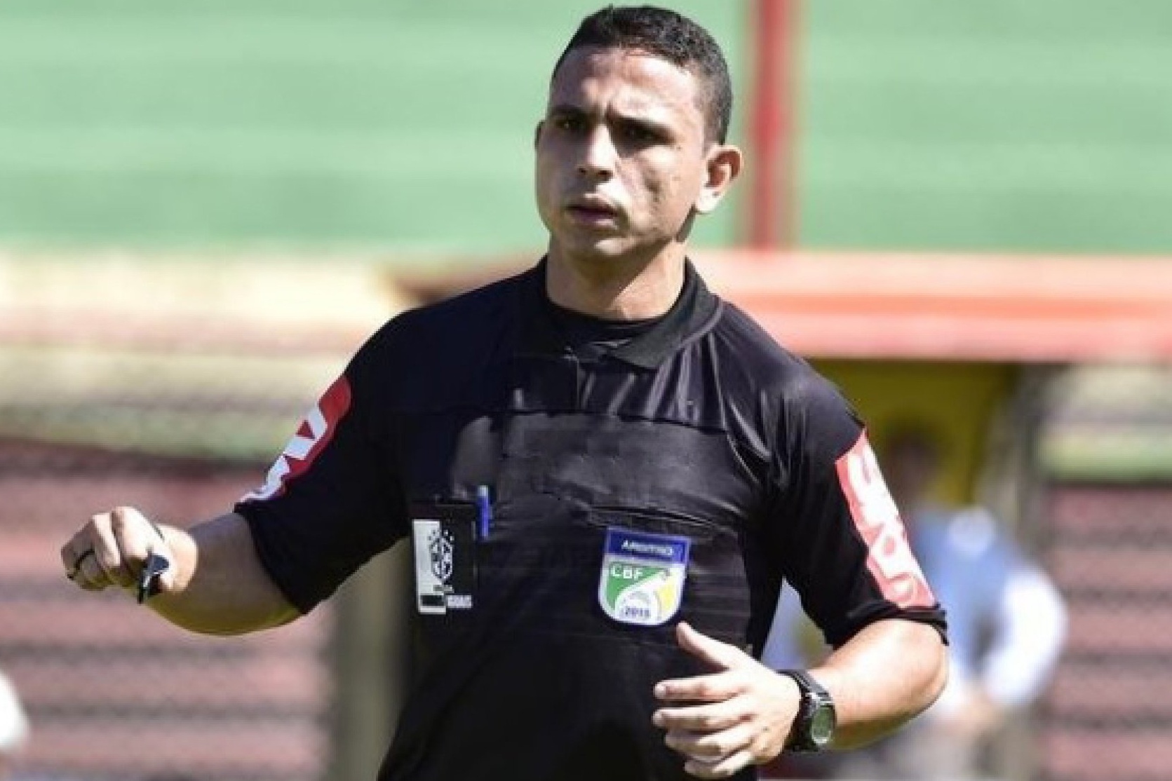 Léo Simão Holanda apita o primeiro confronto das semifinais do Campeonato Cearense