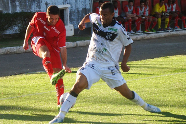 Determinado em campo, Ceará supera o Boa Esporte fora de casa