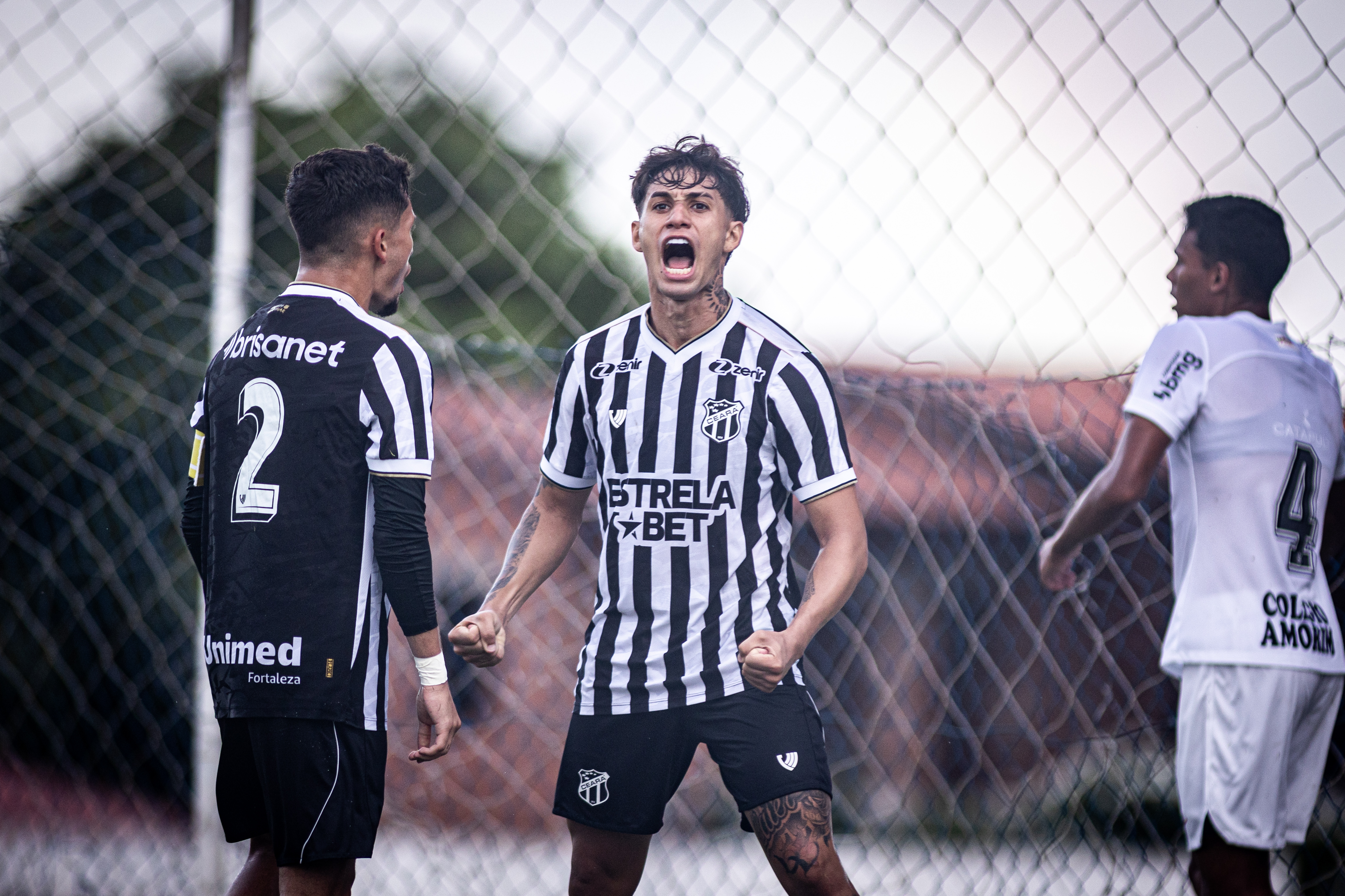 Sub-20: Caio Rafael enaltece a felicidade em contribuir para mais uma vitória do Vozão no Campeonato Brasileiro