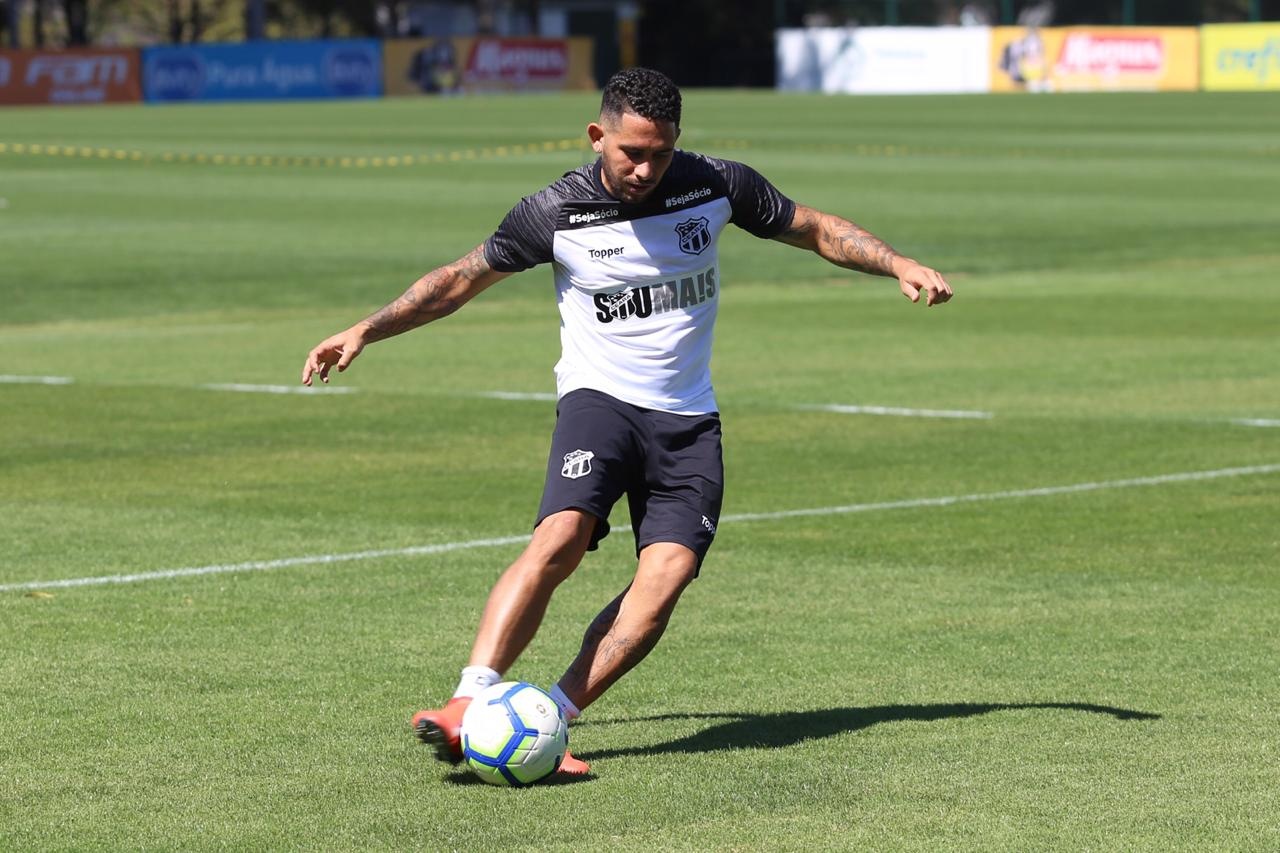 Ceará treina no Vovozão e dá sequência à preparação para partida contra o Botafogo