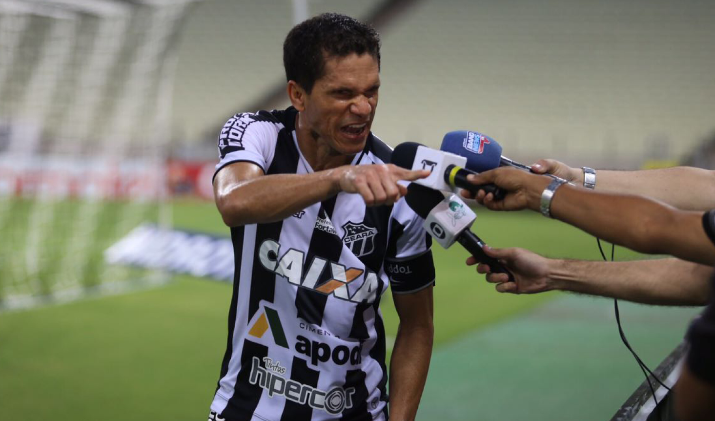 Contra Uniclinic, Magno Alves marca o 100º, Ceará goleia e garante vaga nas semi do Estadual